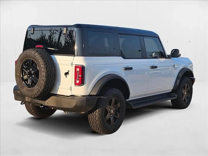 2025 Ford Bronco Outer Banks photo 1