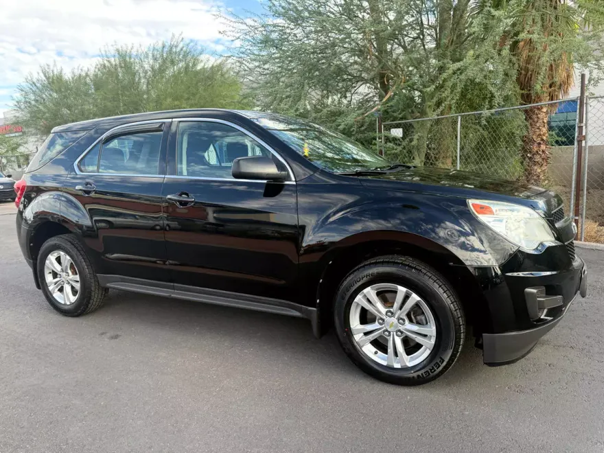2012 Chevrolet Equinox LS photo 1