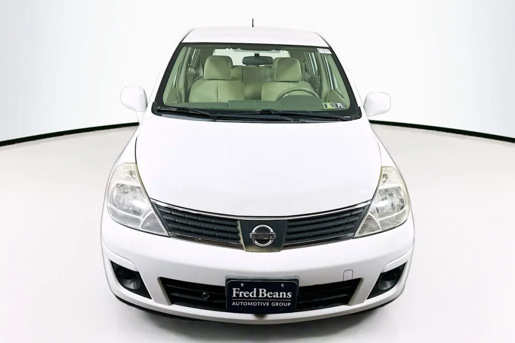2007 Nissan Versa 1.8 S photo 1