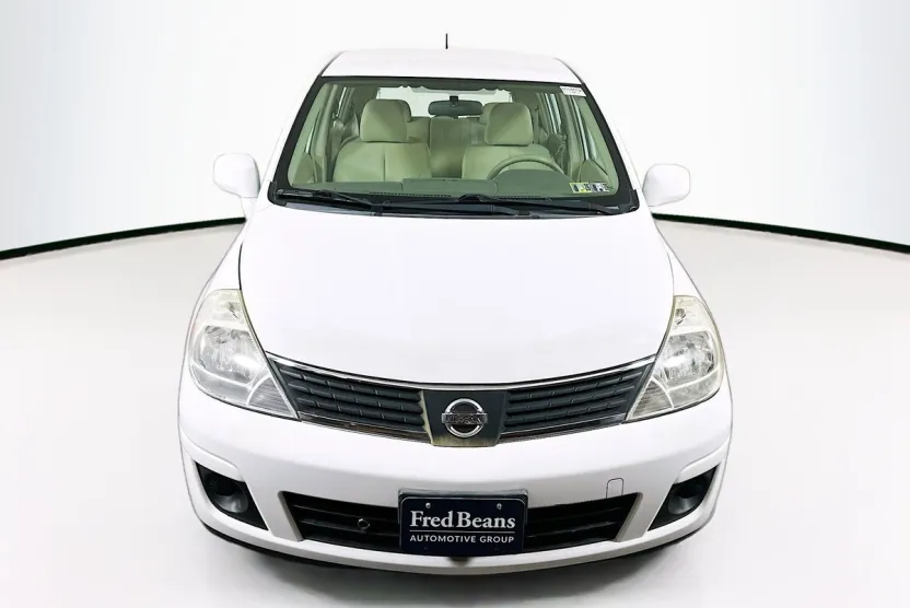 2007 Nissan Versa 1.8 S photo 1