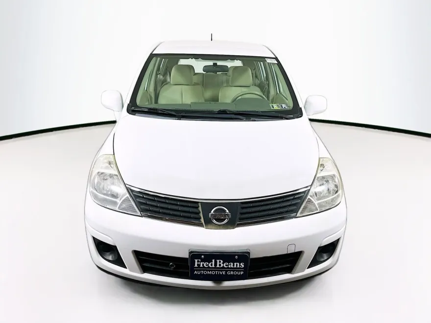 2007 Nissan Versa 1.8 S photo 1