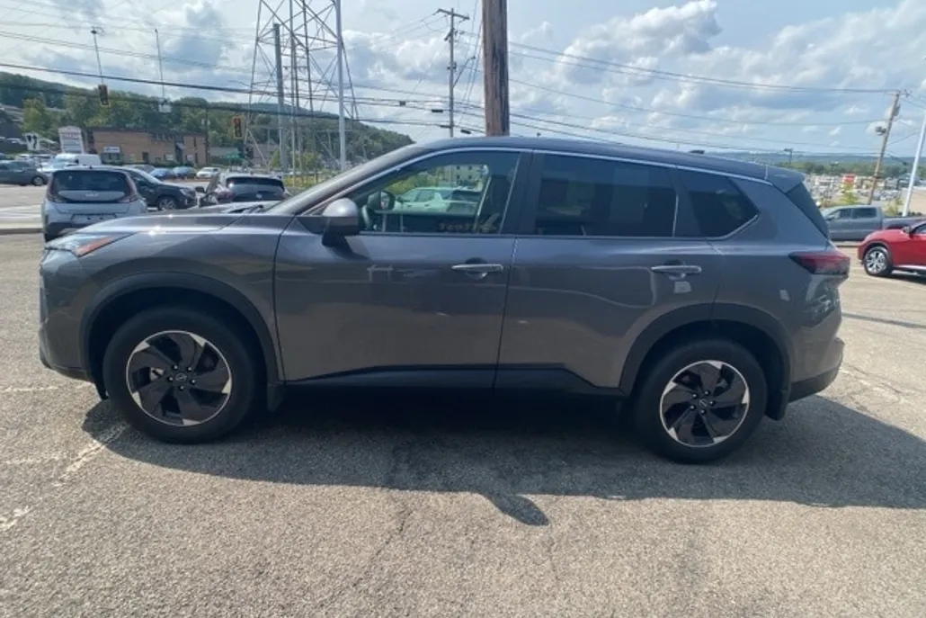 2025 Nissan Rogue SV photo 1