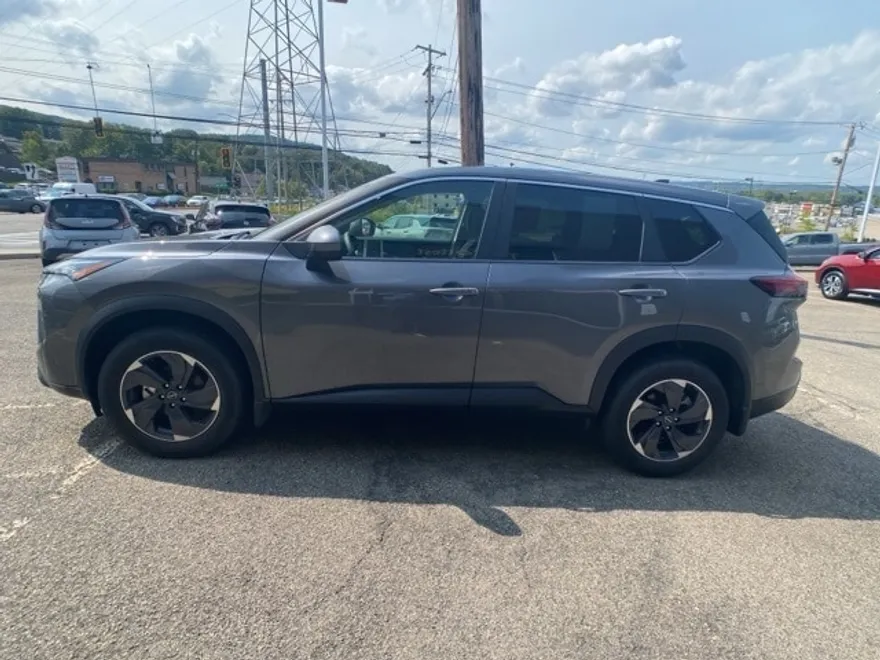 2025 Nissan Rogue SV photo 1