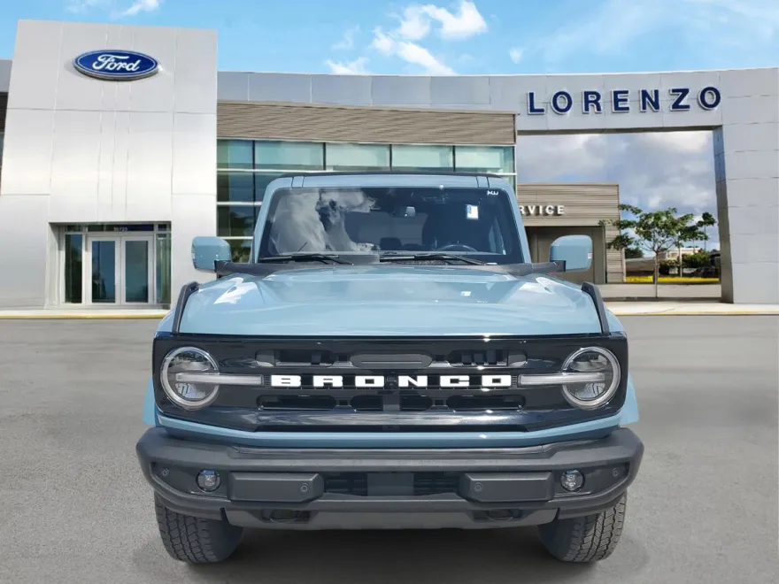 2022 Ford Bronco Outer Banks photo 1