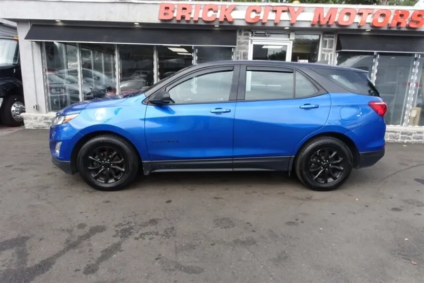 2019 Chevrolet Equinox LS photo 1
