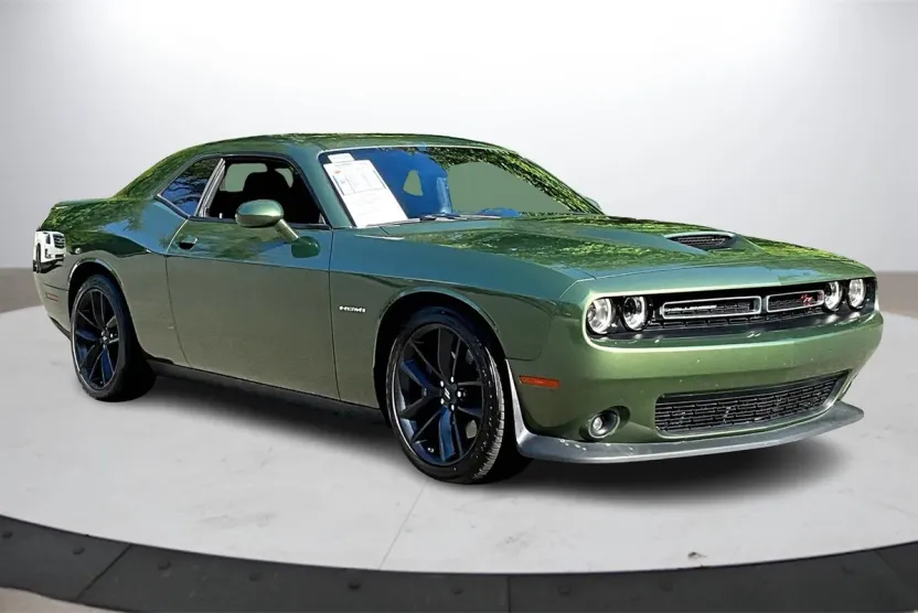 2022 Dodge Challenger R/T photo 1