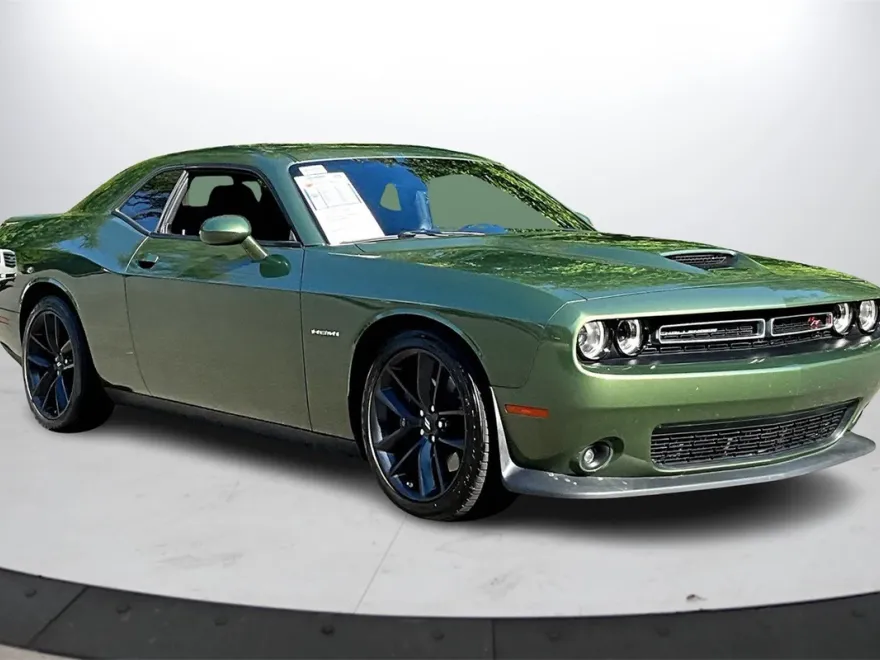 2022 Dodge Challenger R/T photo 1