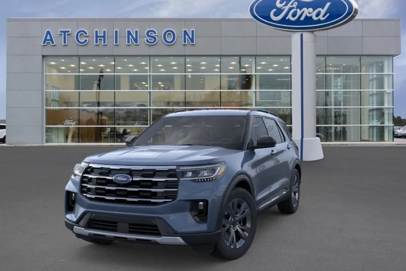 2025 Ford Explorer photo 1