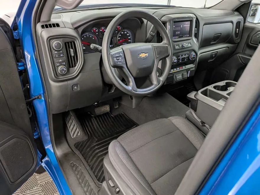 2022 Chevrolet Silverado 1500 Custom photo 1