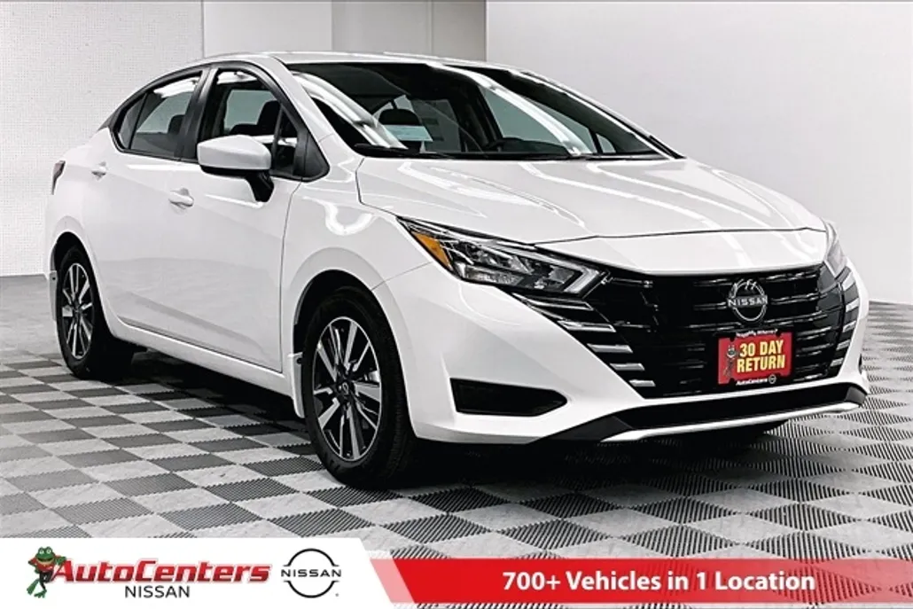 2025 Nissan Versa 1.6 SV photo 1