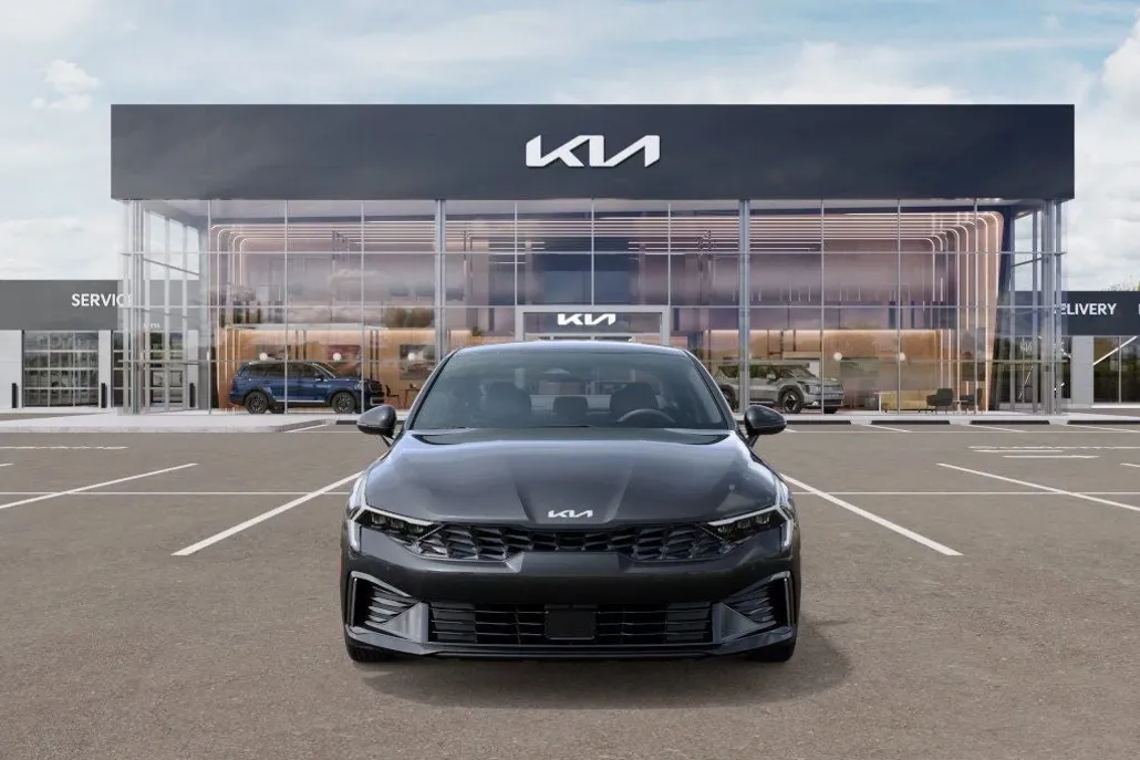 2025 Kia K5 LXS photo 1