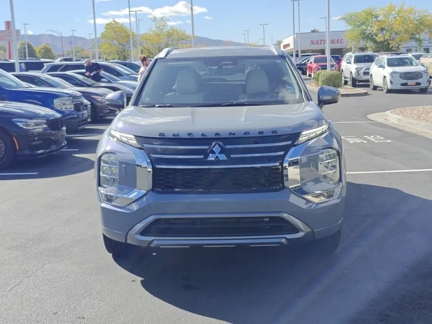 2025 Mitsubishi Outlander SEL GT photo 1