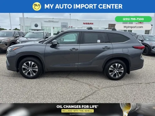 2022 Toyota Highlander XLE photo 4