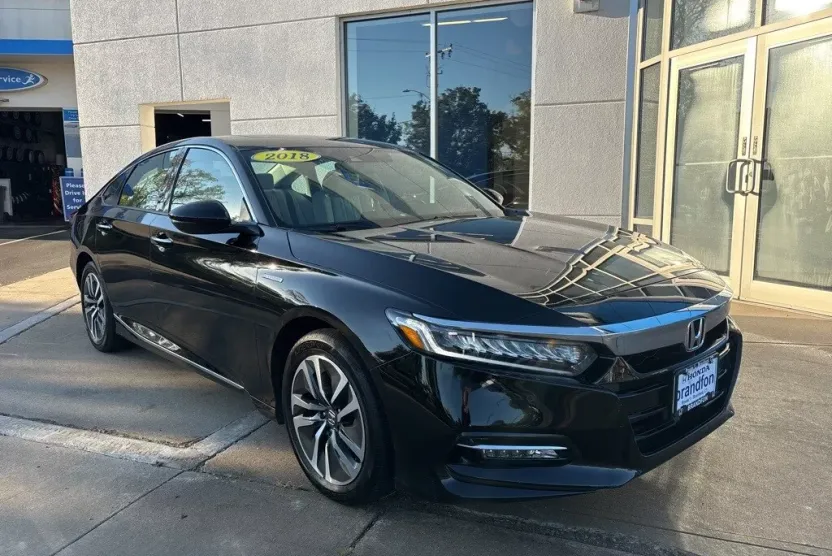 2018 Honda Accord Hybrid Touring photo 1