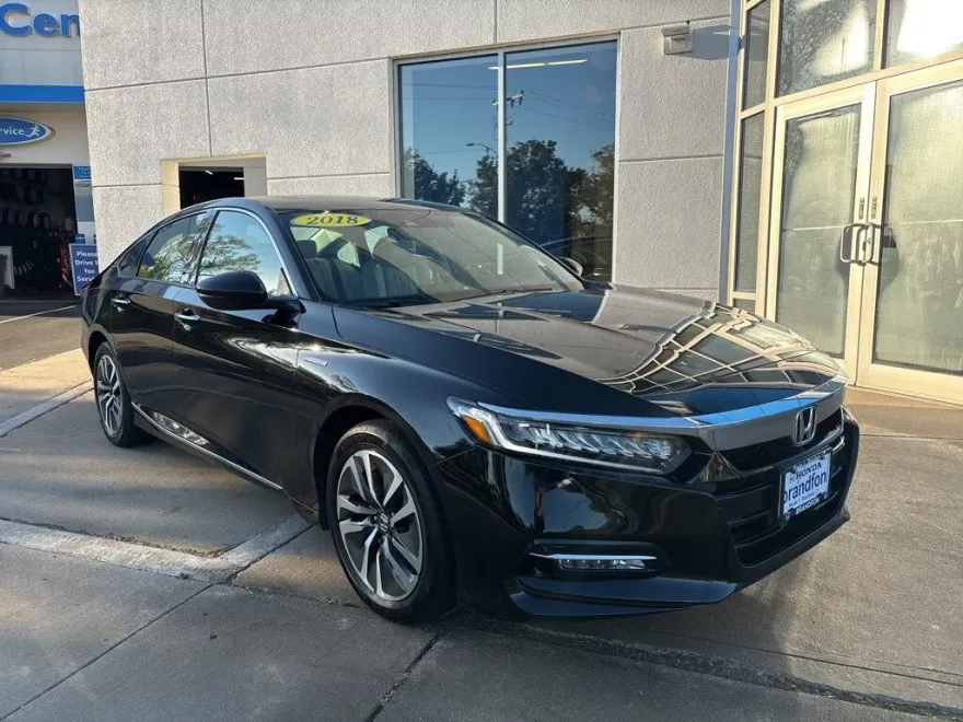 2018 Honda Accord Hybrid Touring photo 1