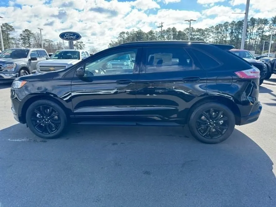 2024 Ford Edge SE photo 1