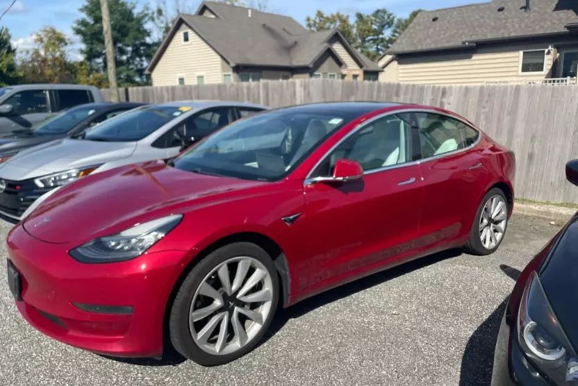 2019 Tesla Model 3 Long Range photo 1