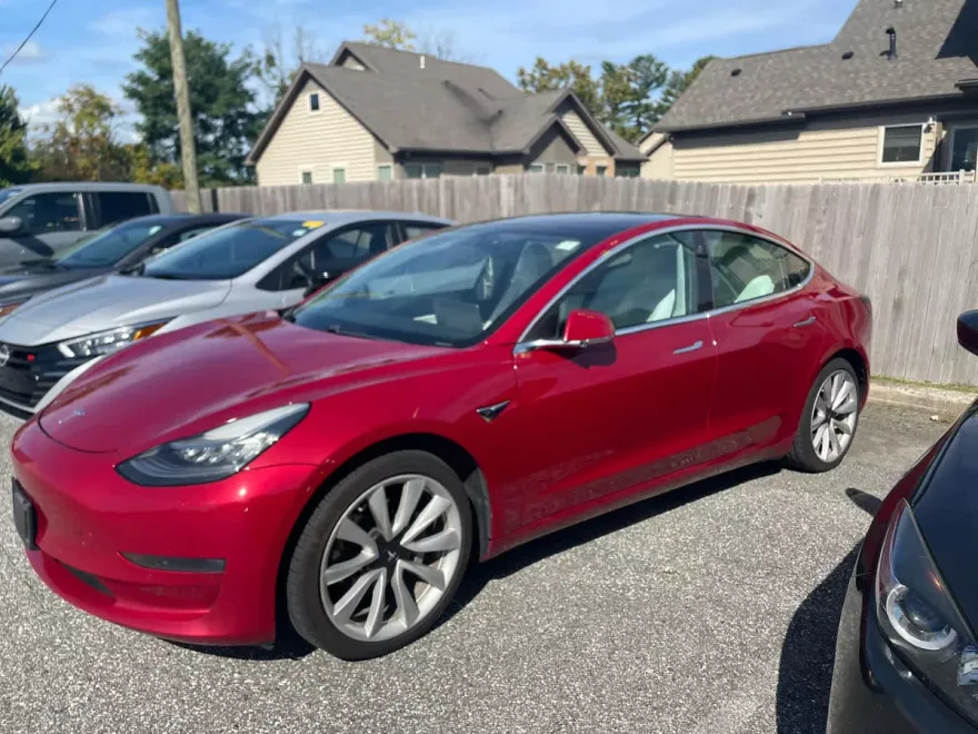 2019 Tesla Model 3 Long Range photo 1