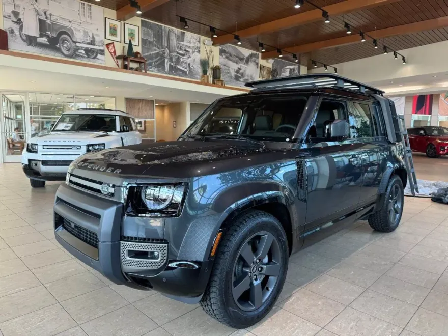 2025 Land Rover Defender 110 X-Dynamic SE photo 1