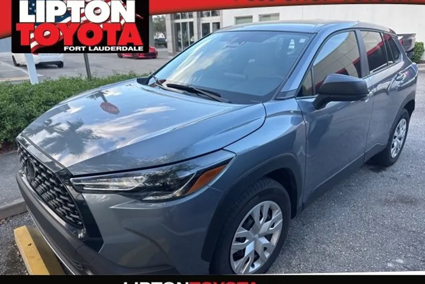 2024 Toyota Corolla Cross L photo 1
