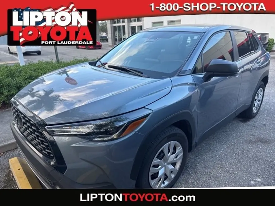 2024 Toyota Corolla Cross L photo 1