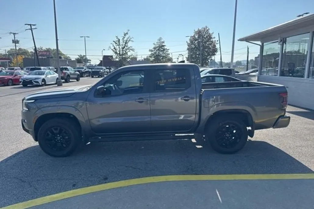 2023 Nissan Frontier SV photo 1