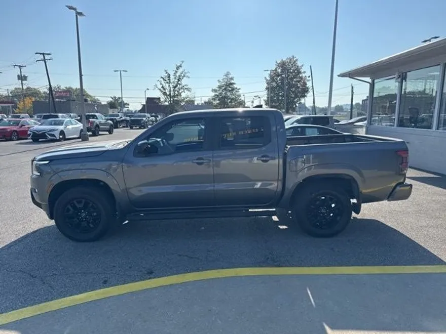 2023 Nissan Frontier SV photo 1