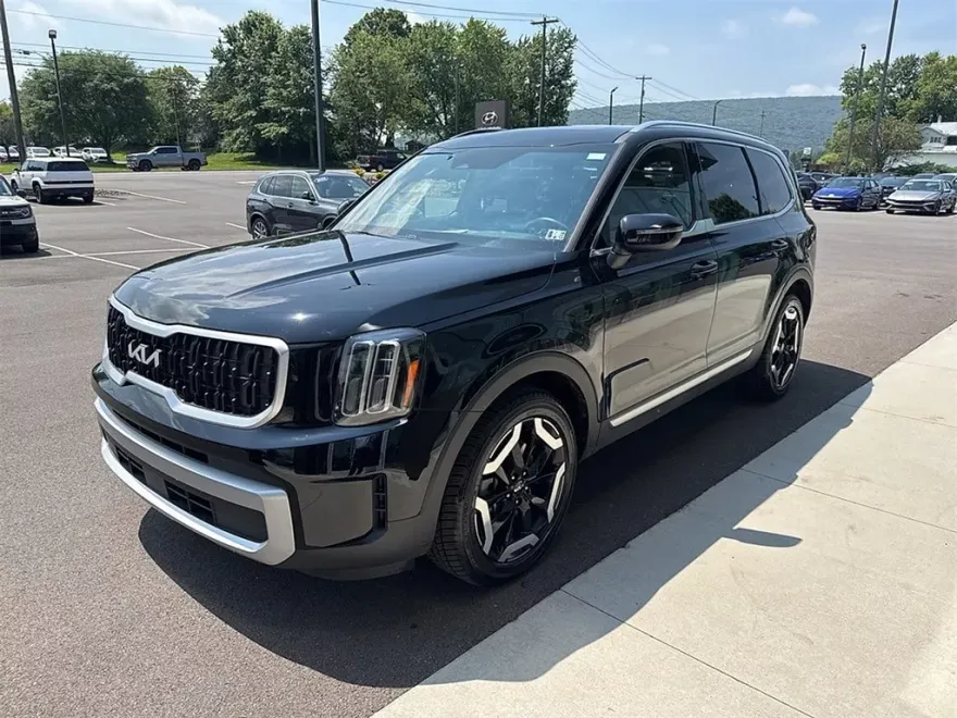 2023 Kia Telluride EX photo 1