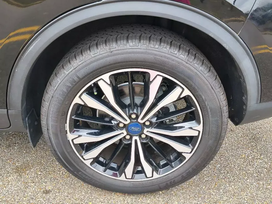 2021 Ford Escape SE photo 1