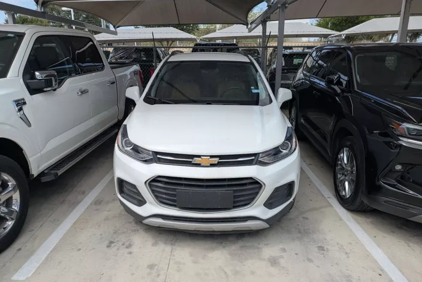 2020 Chevrolet Trax LT photo 1