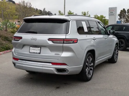 2024 Jeep Grand Cherokee Overland photo 4