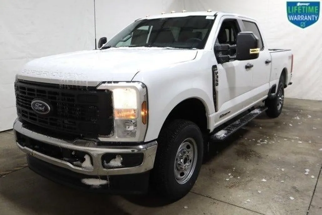 2025 Ford F-350 XL photo 1