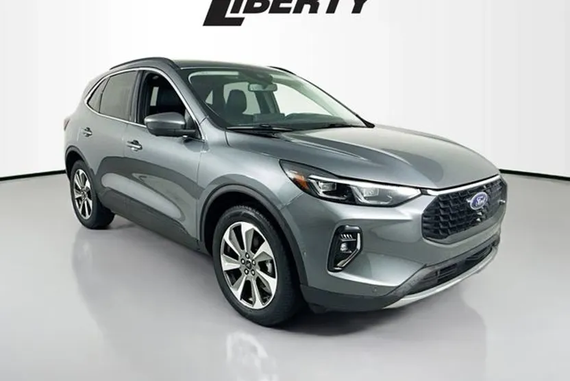 2023 Ford Escape Hybrid Platinum photo 1