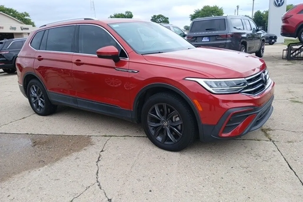 2022 Volkswagen Tiguan SE photo 1