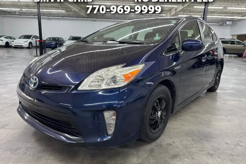 2014 Toyota Prius Three photo 1