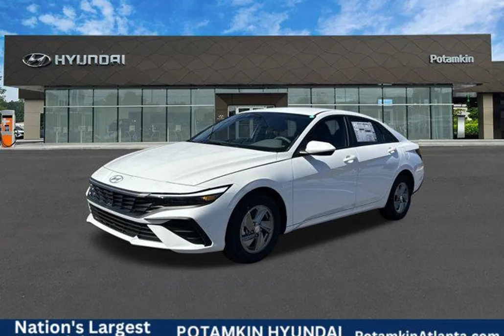 2025 Hyundai Elantra SE photo 1