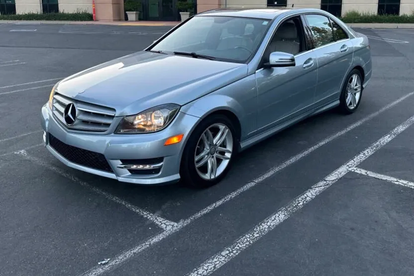 2013 Mercedes Benz C 250 Sport photo 1