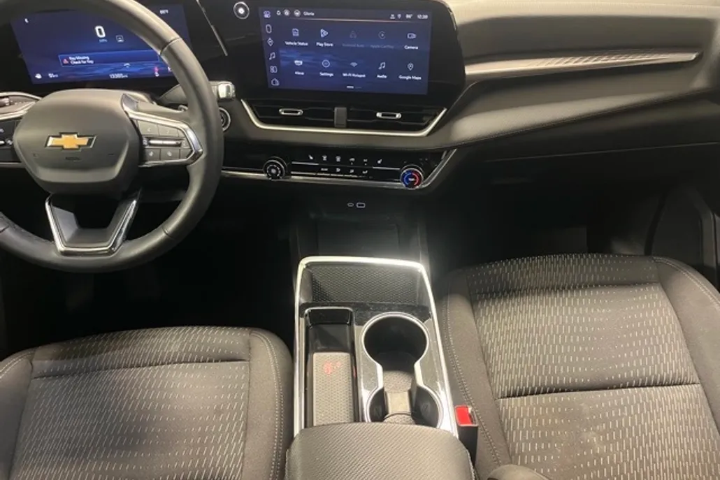 2025 Chevrolet Equinox LT photo 1