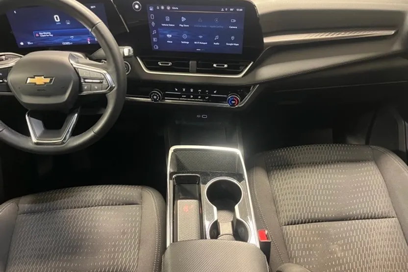2025 Chevrolet Equinox LT photo 1