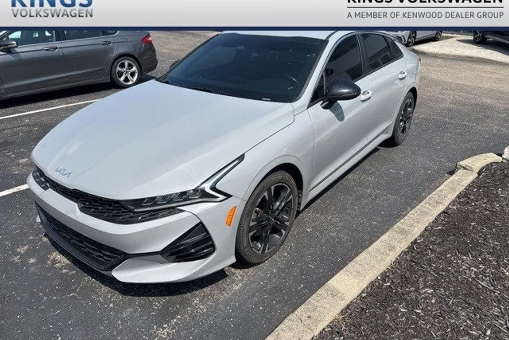 2022 Kia K5 GT-Line photo 1