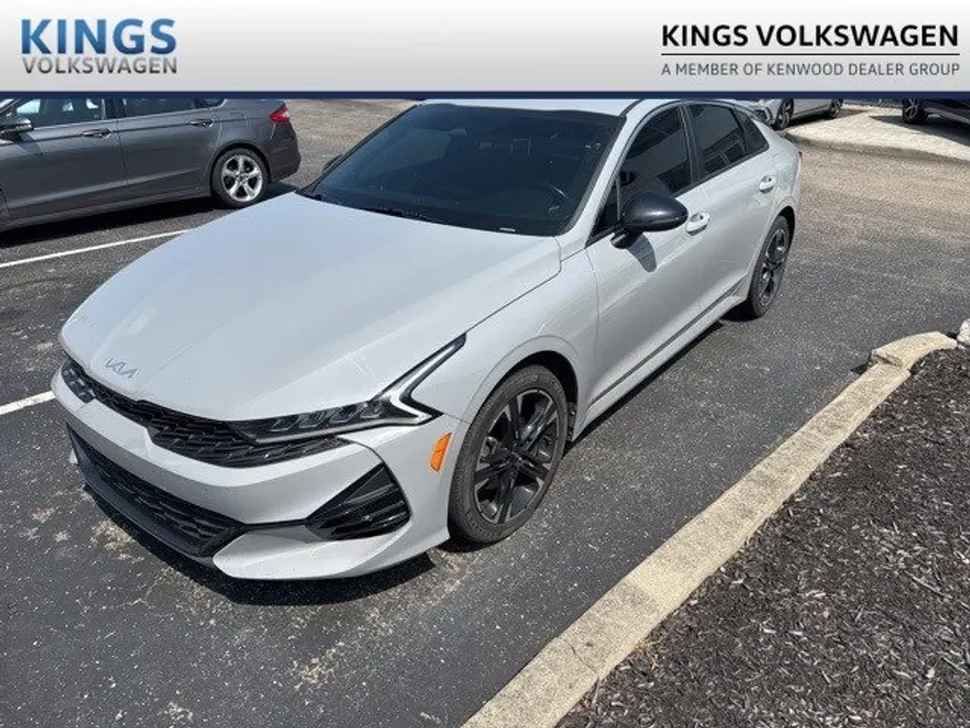 2022 Kia K5 GT-Line photo 1