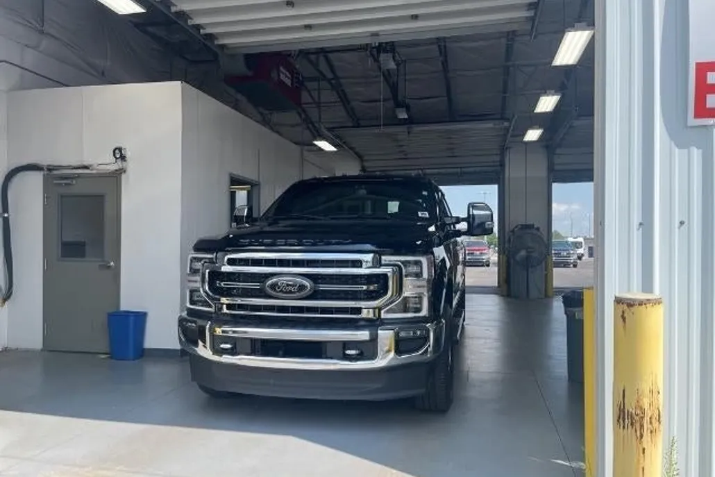 2022 Ford F-250 Lariat photo 1
