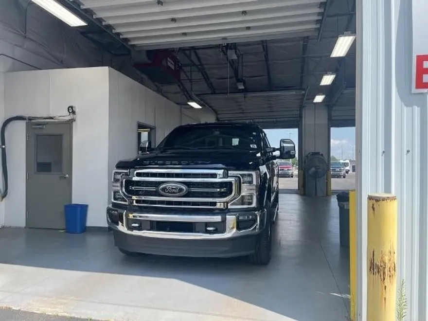 2022 Ford F-250 Lariat photo 1