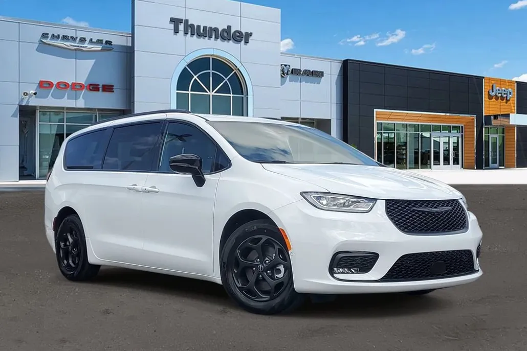 2025 Chrysler Pacifica S Appearance photo 1
