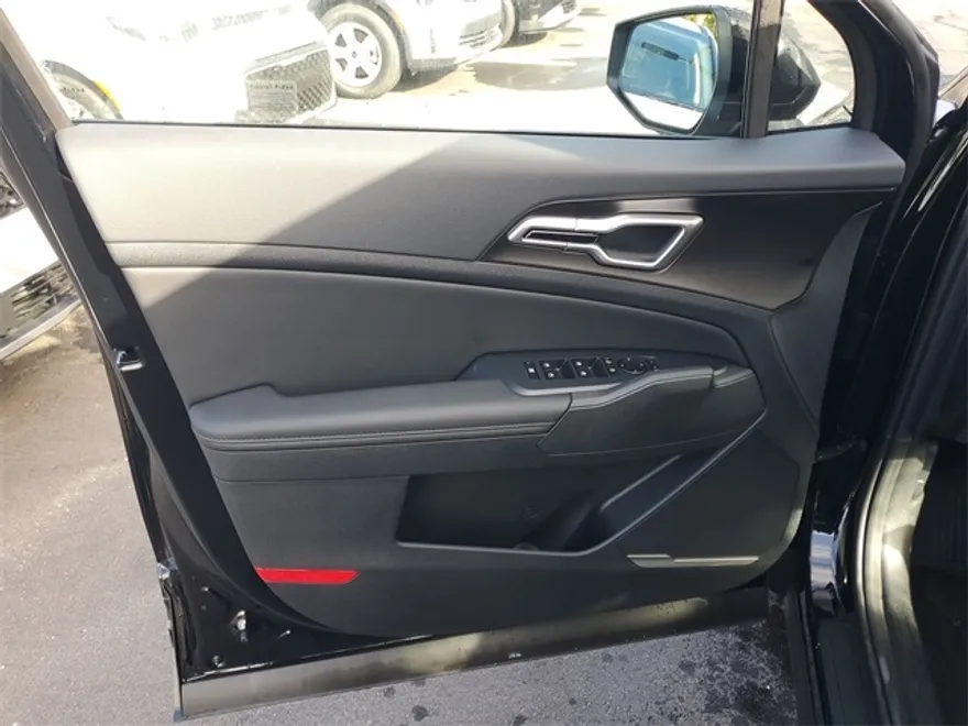2026 Kia Sportage EX photo 1
