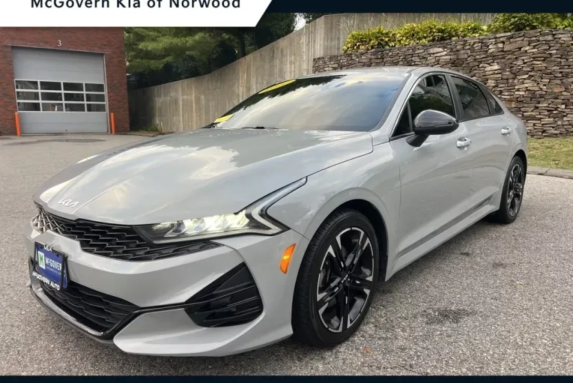 2022 Kia K5 GT-Line photo 1