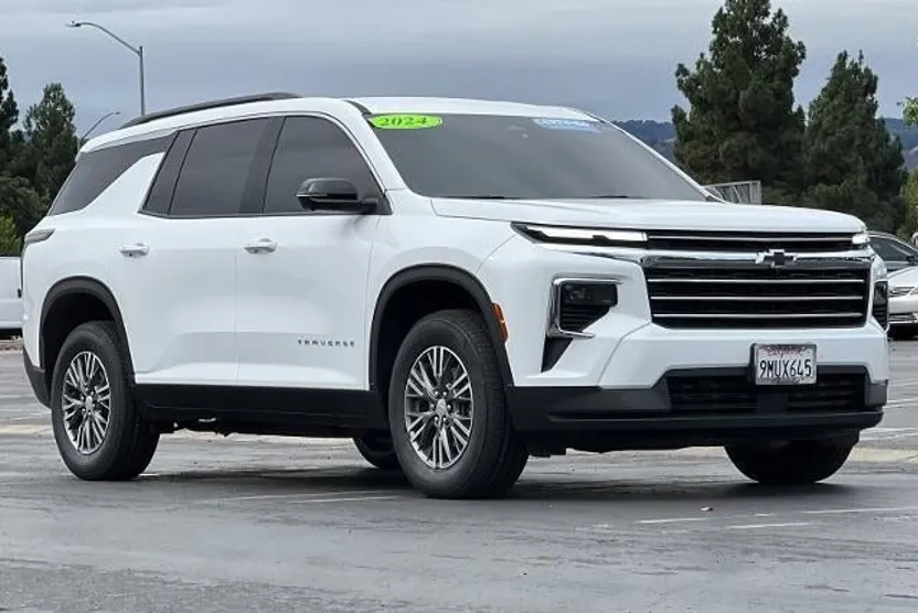 2024 Chevrolet Traverse 1LT photo 1