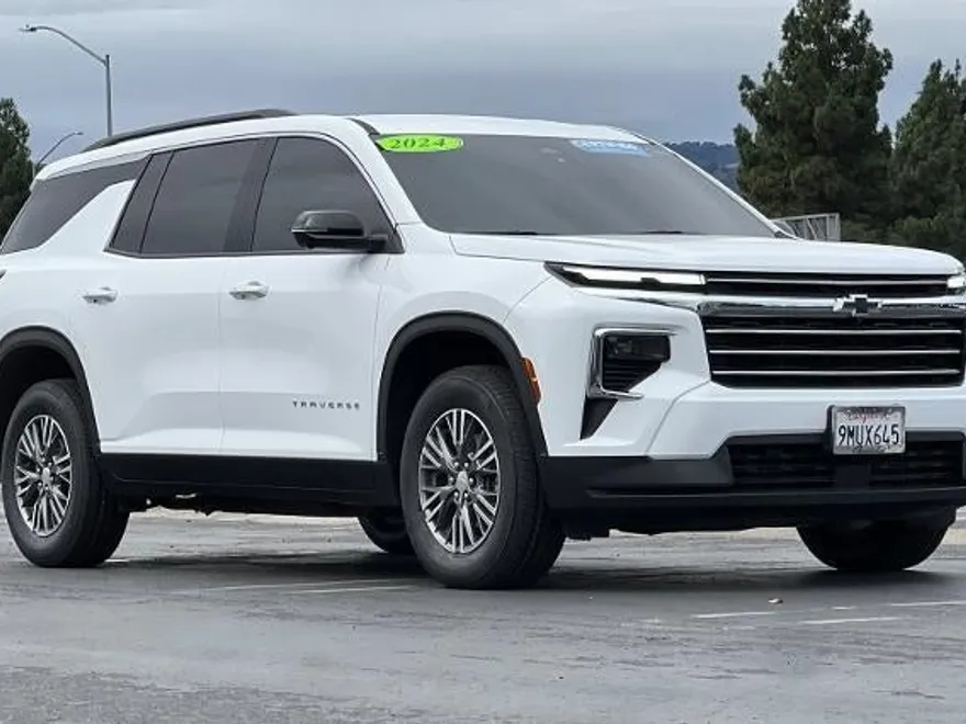 2024 Chevrolet Traverse 1LT photo 1