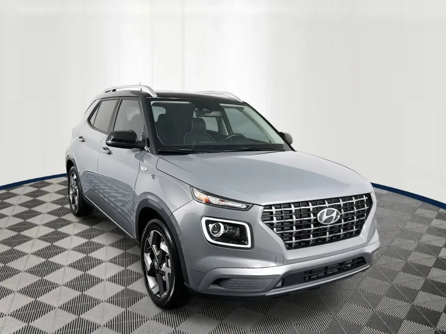 2023 Hyundai Venue Limited photo 1