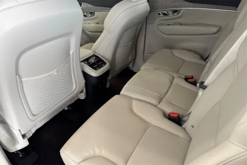 2025 Volvo XC90 Plus photo 3